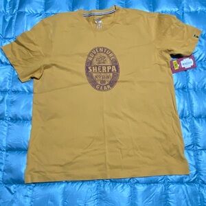 NWT Mens Sherpa Adventures Gear Yellow Short Sleeve Tee Sz XL